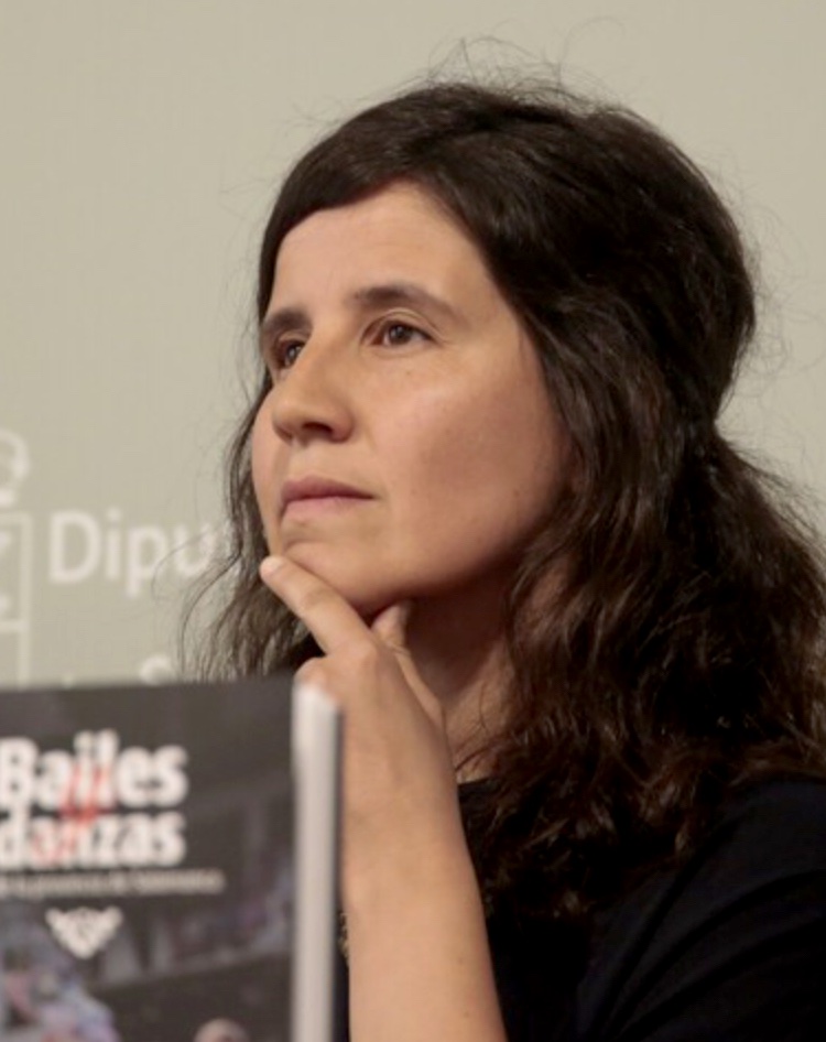 Julia Andrés Oliveira Julia Andrés Oliveira